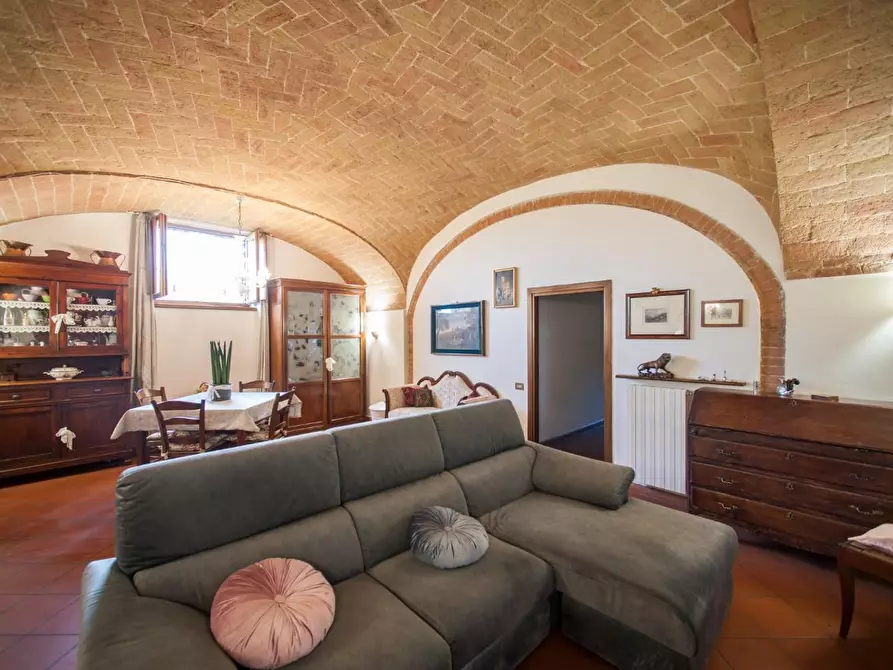 Immagine 3 di Appartamento in vendita  a Siena