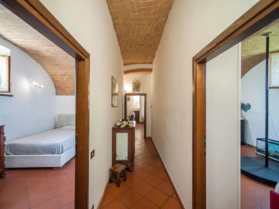 Immagine 23 di Appartamento in vendita  a Siena