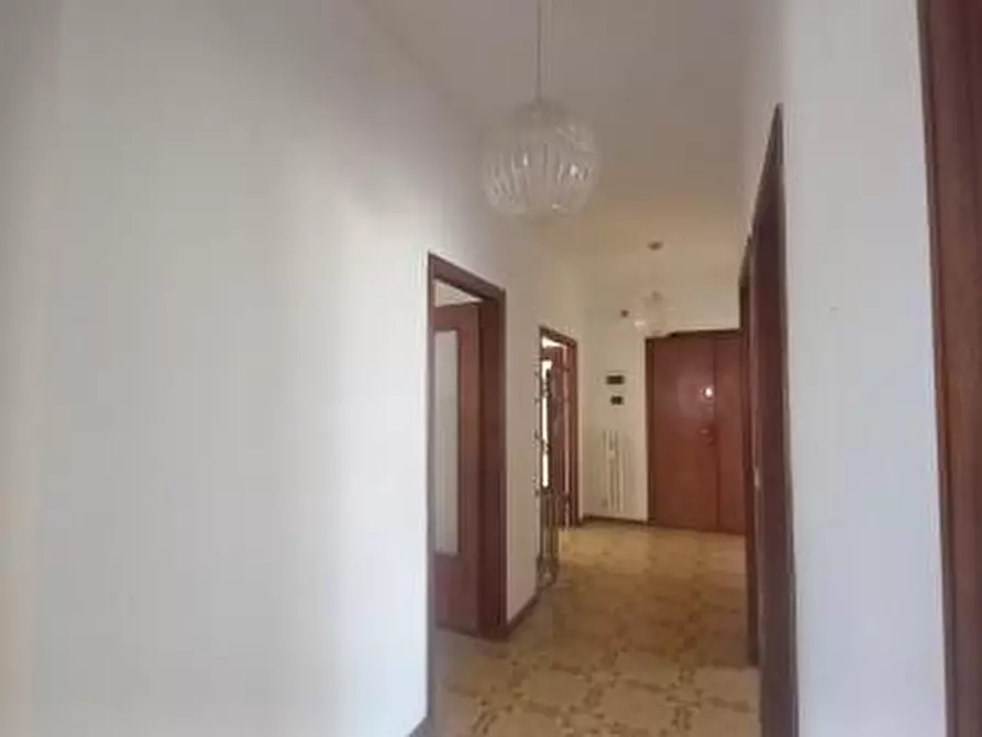 Immagine 3 di Appartamento in vendita  a Livorno