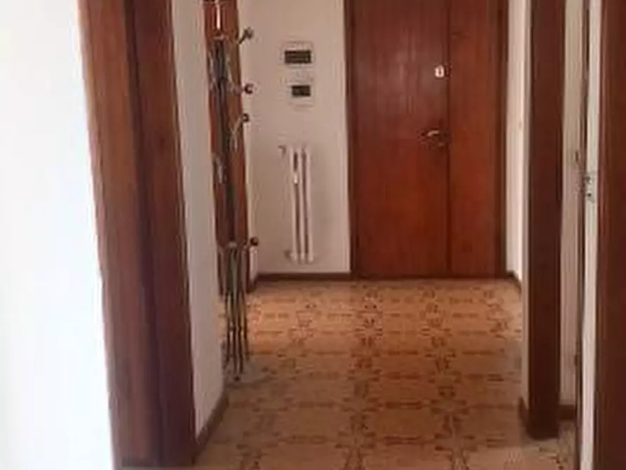 Immagine 2 di Appartamento in vendita  a Livorno