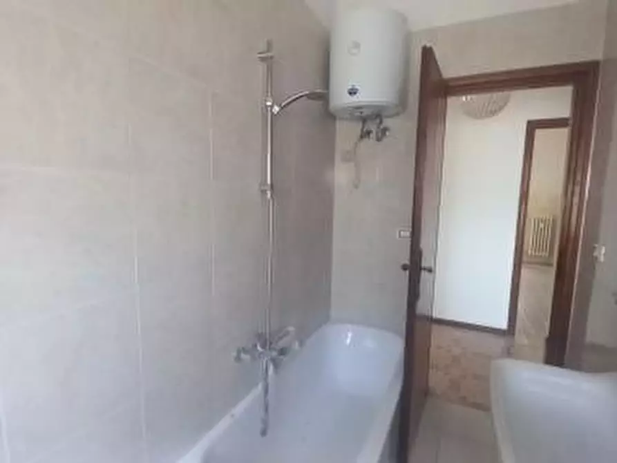 Immagine 22 di Appartamento in vendita  a Livorno