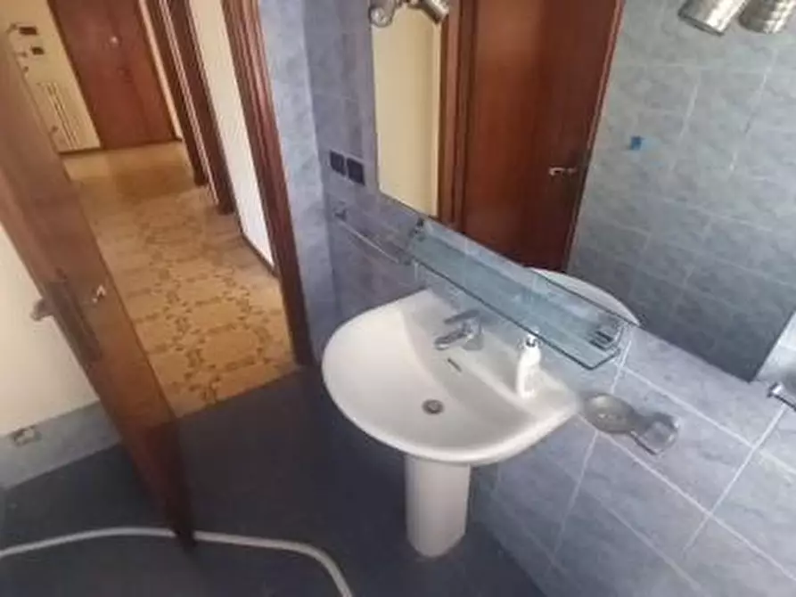 Immagine 25 di Appartamento in vendita  a Livorno