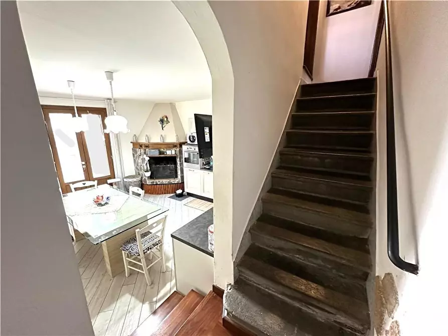 Immagine 17 di Appartamento in vendita  a Montelupo Fiorentino