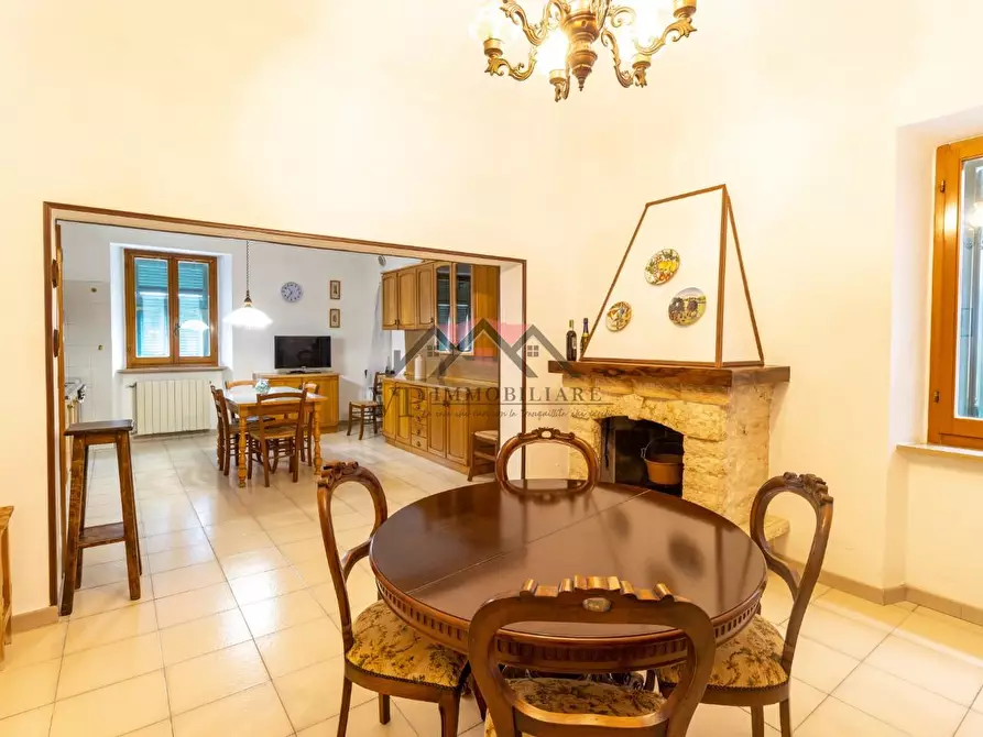 Immagine 2 di Appartamento in vendita  a Pomarance