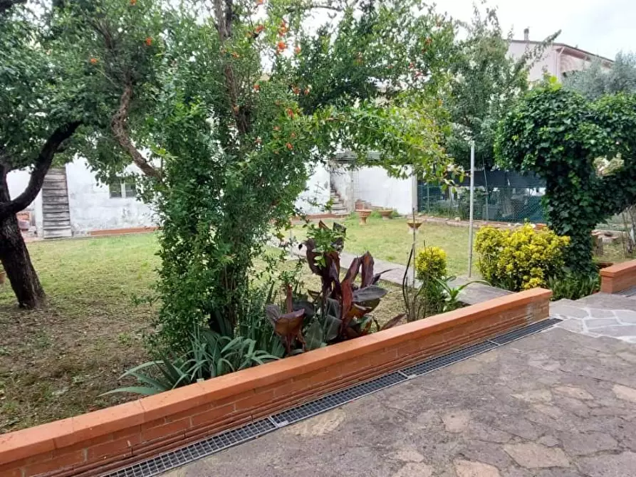 Immagine 22 di Villetta a schiera in vendita  a Empoli