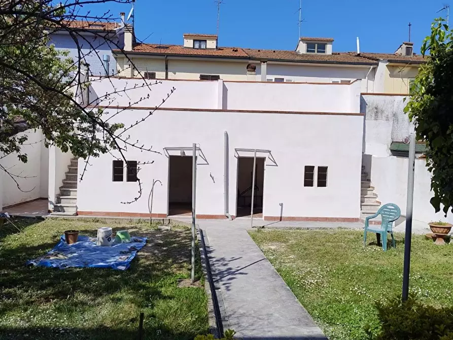 Immagine 31 di Villetta a schiera in vendita  a Empoli