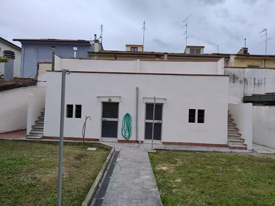 Immagine 32 di Villetta a schiera in vendita  a Empoli