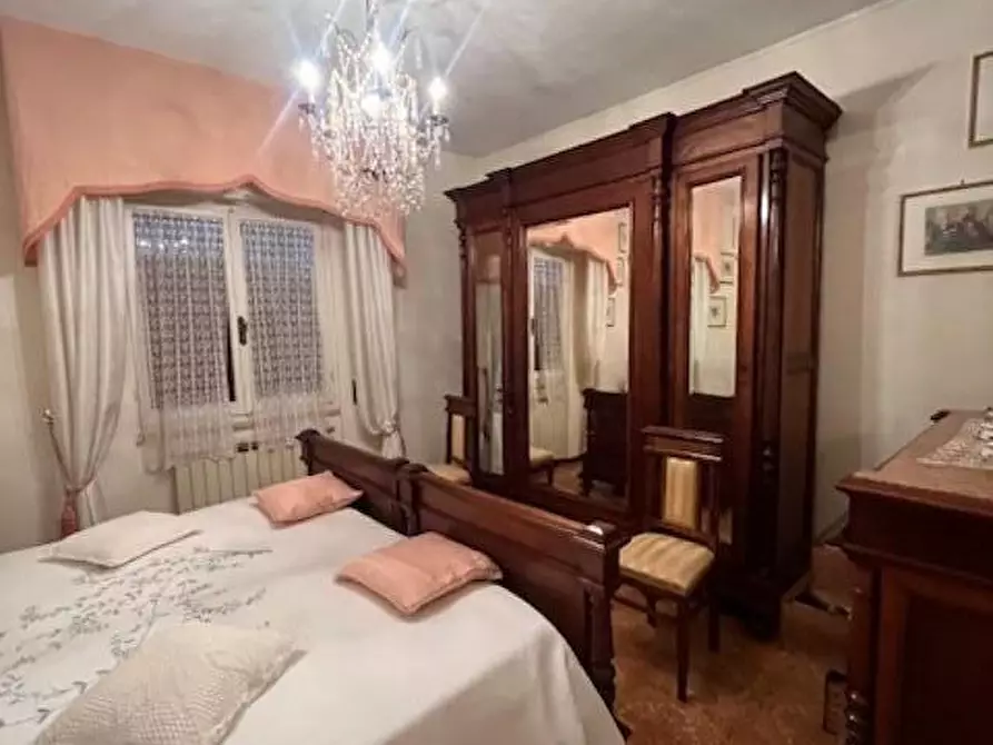 Immagine 20 di Villa in vendita  a Fosdinovo