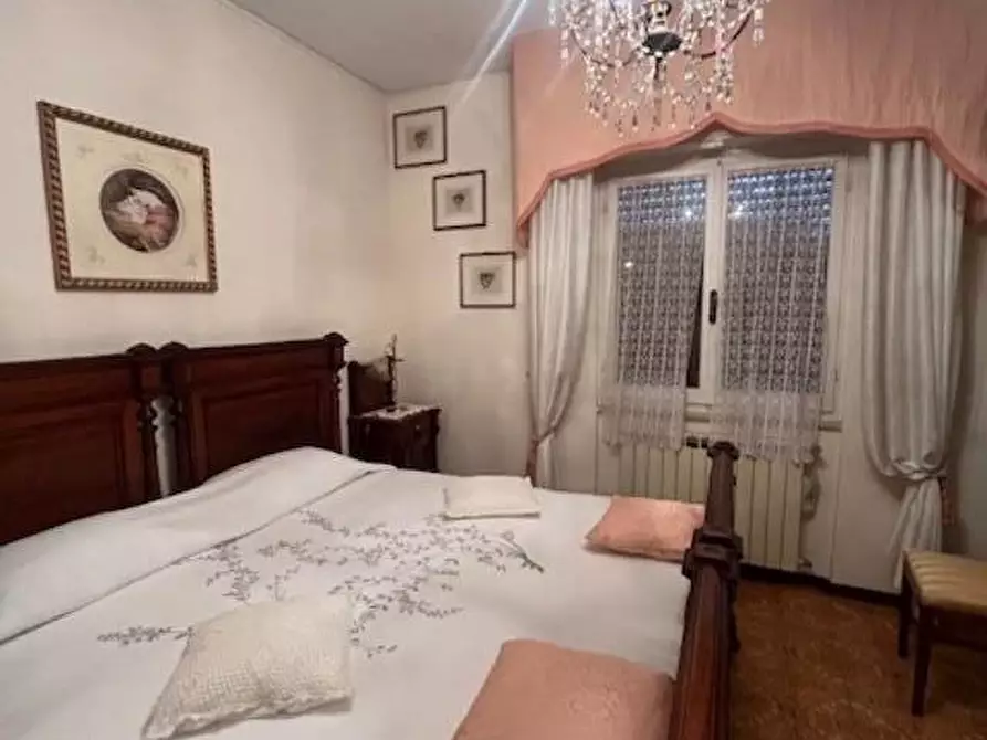 Immagine 21 di Villa in vendita  a Fosdinovo