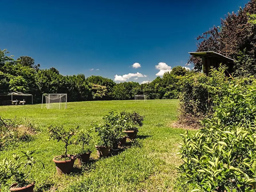 Immagine 121 di Immobile di prestigio in vendita  a Lucca