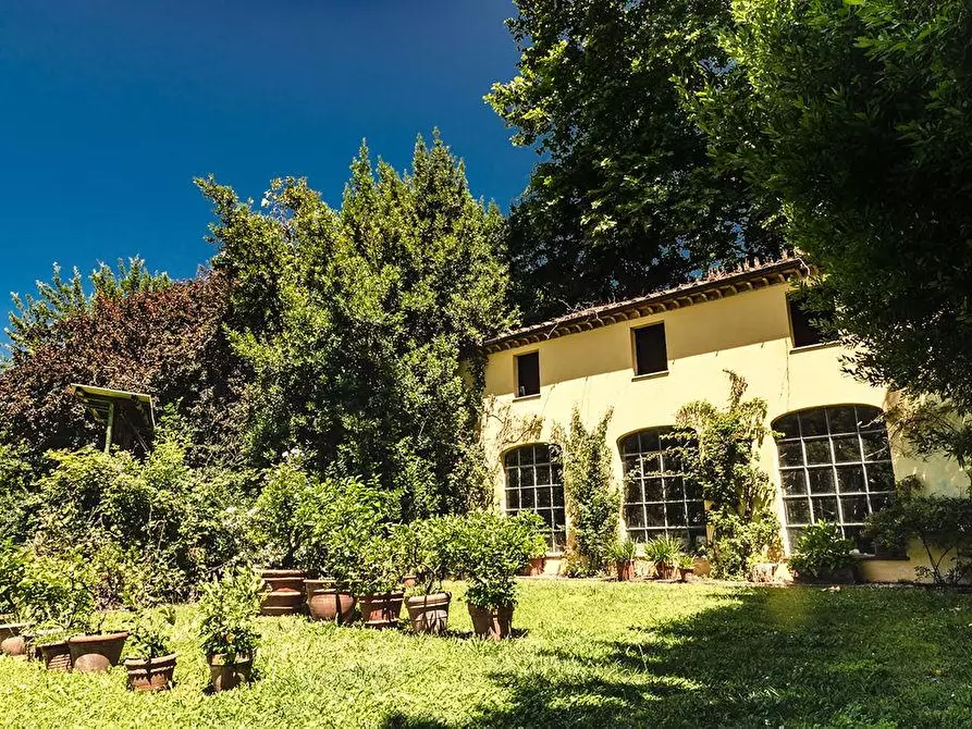 Immagine 120 di Immobile di prestigio in vendita  a Lucca