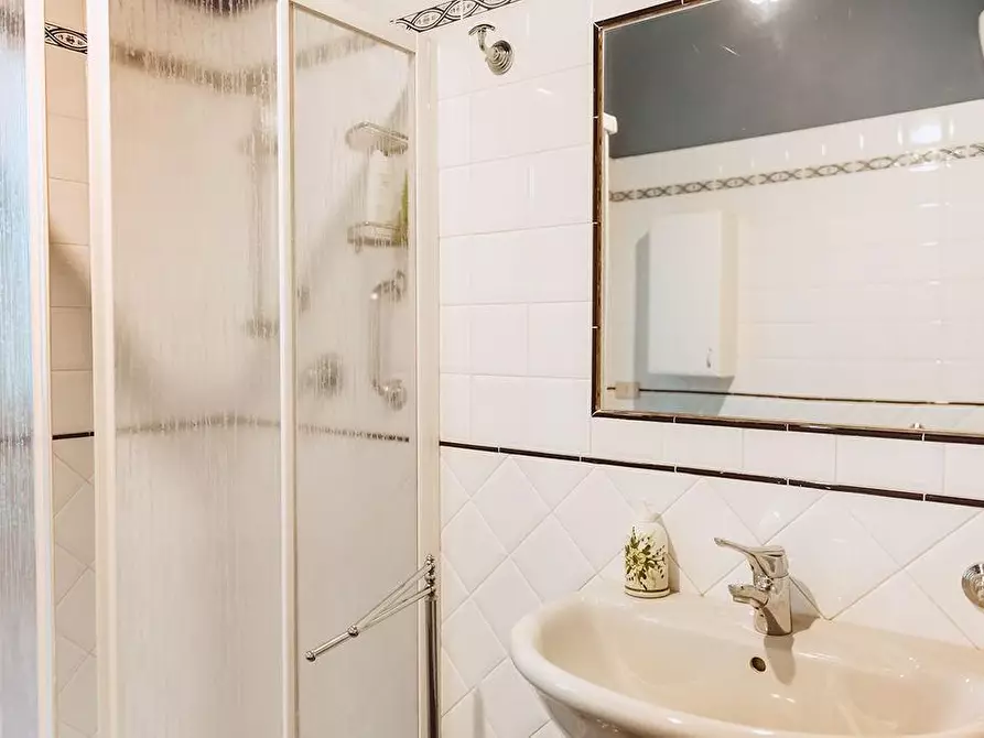 Immagine 107 di Immobile di prestigio in vendita  a Lucca