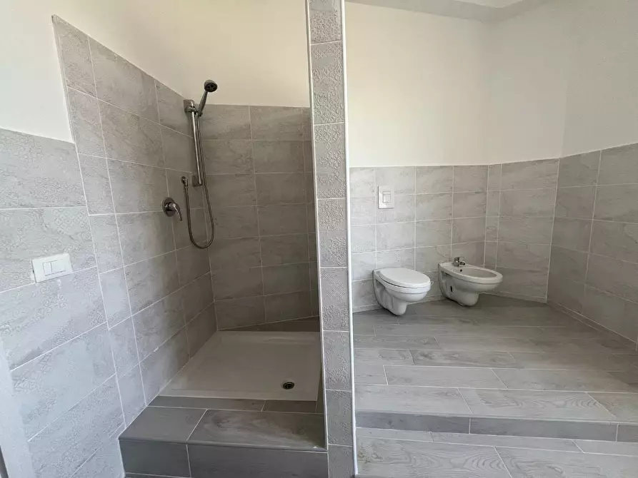 Immagine 12 di Appartamento in vendita  a Livorno