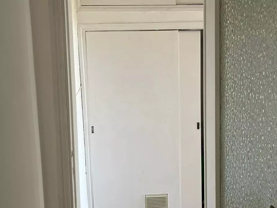 Immagine 8 di Appartamento in vendita  a Livorno