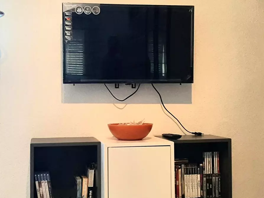 Immagine 7 di Appartamento in affitto  a Carrara