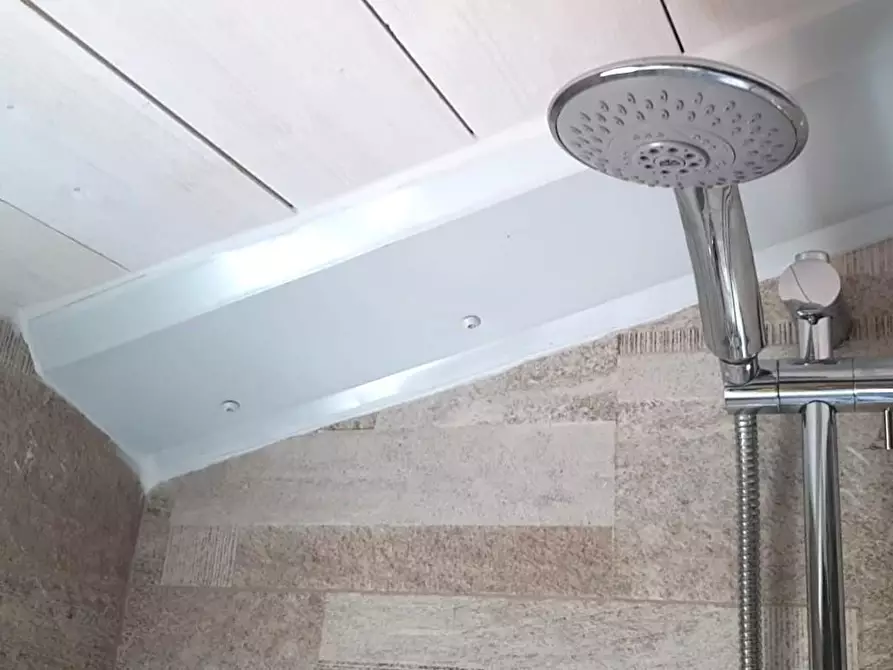 Immagine 13 di Appartamento in affitto  a Carrara