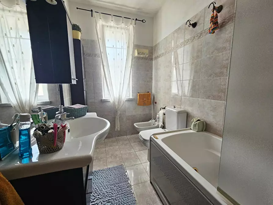 Immagine 17 di Porzione di casa in vendita  a Ameglia