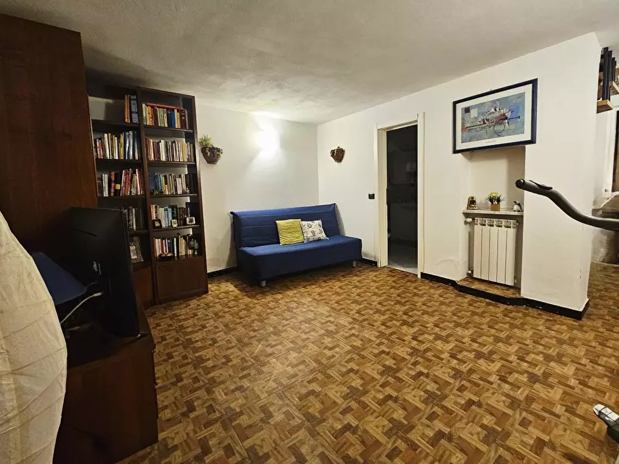 Immagine 6 di Porzione di casa in vendita  a Ameglia
