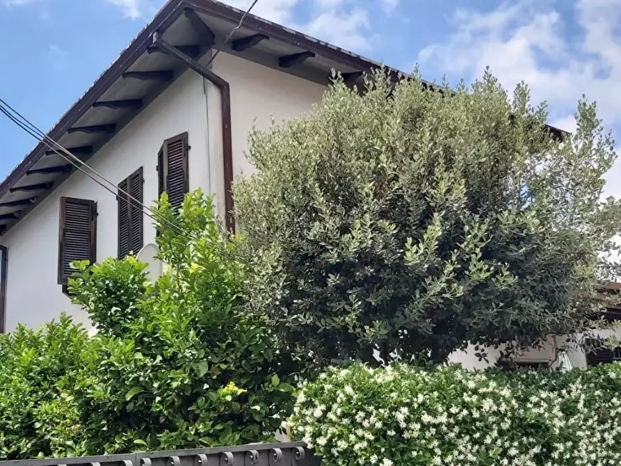 Immagine 1 di Casa indipendente in vendita  a Carrara