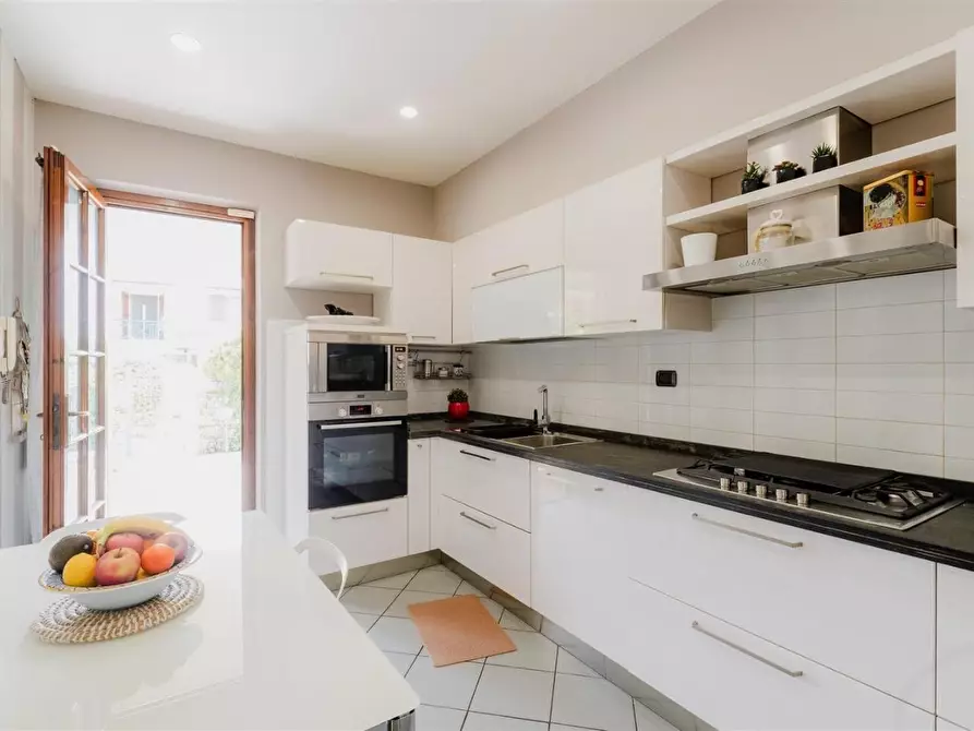 Immagine 7 di Casa trifamiliare in vendita  a Pietrasanta