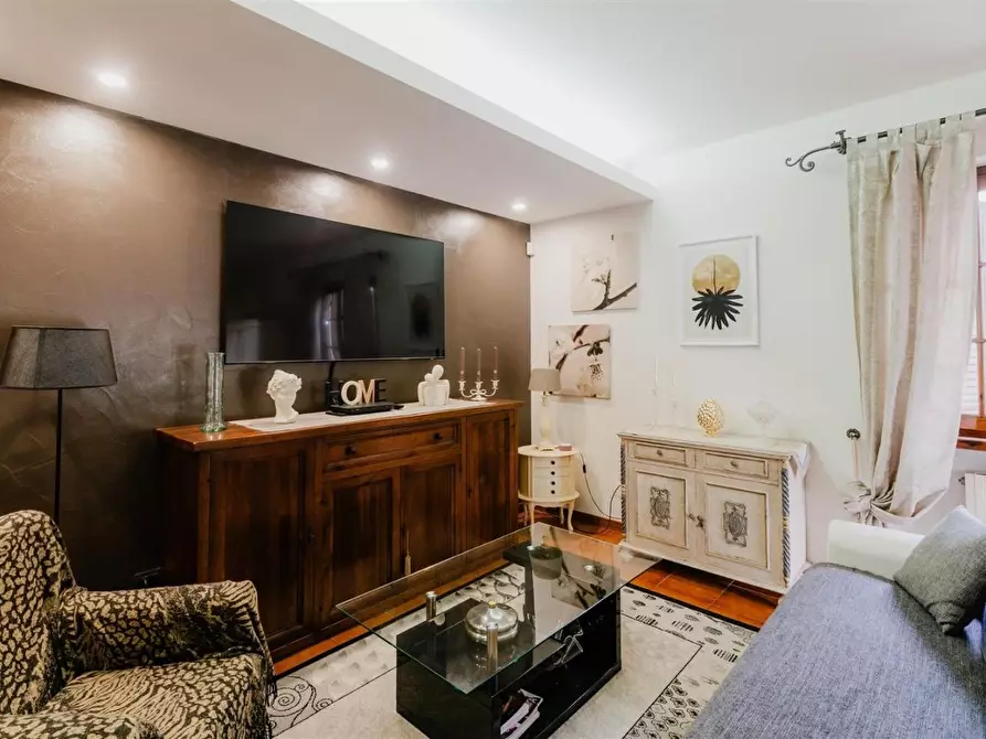 Immagine 6 di Casa trifamiliare in vendita  a Pietrasanta