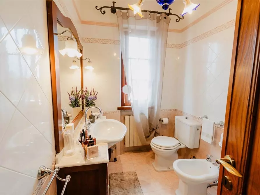 Immagine 12 di Casa trifamiliare in vendita  a Pietrasanta