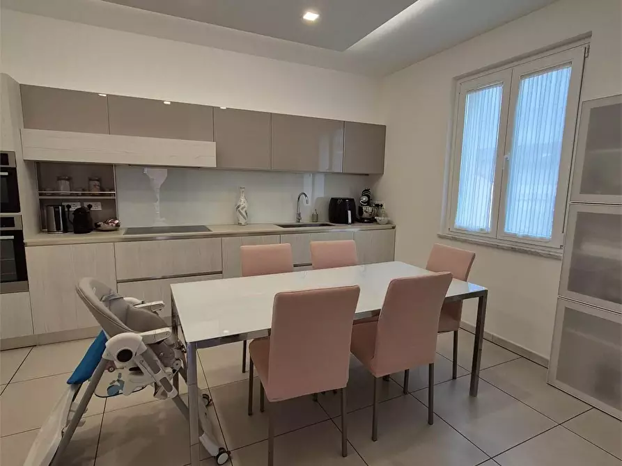 Immagine 4 di Appartamento in vendita  a Castelnuovo Magra