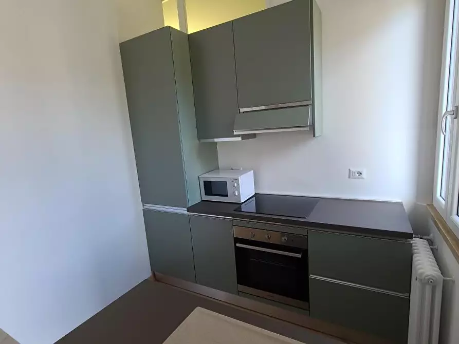 Immagine 8 di Appartamento in affitto  a Pietrasanta