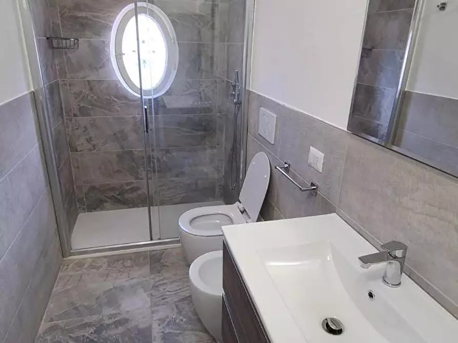 Immagine 17 di Appartamento in affitto  a Pietrasanta