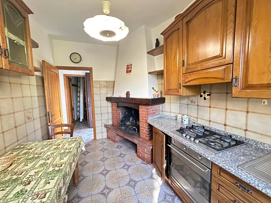 Immagine 35 di Villa in vendita  a Castelnuovo Magra