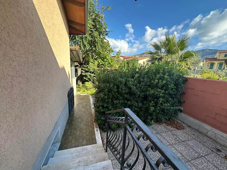 Immagine 48 di Villa in vendita  a Castelnuovo Magra