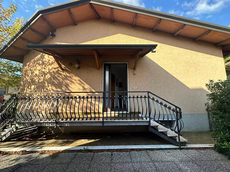 Immagine 56 di Villa in vendita  a Castelnuovo Magra