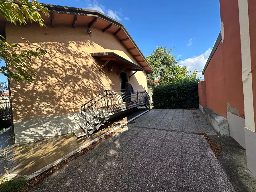 Immagine 32 di Villa in vendita  a Castelnuovo Magra