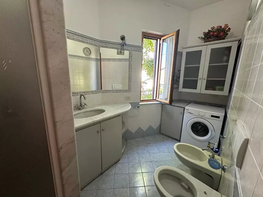 Immagine 40 di Villa in vendita  a Castelnuovo Magra