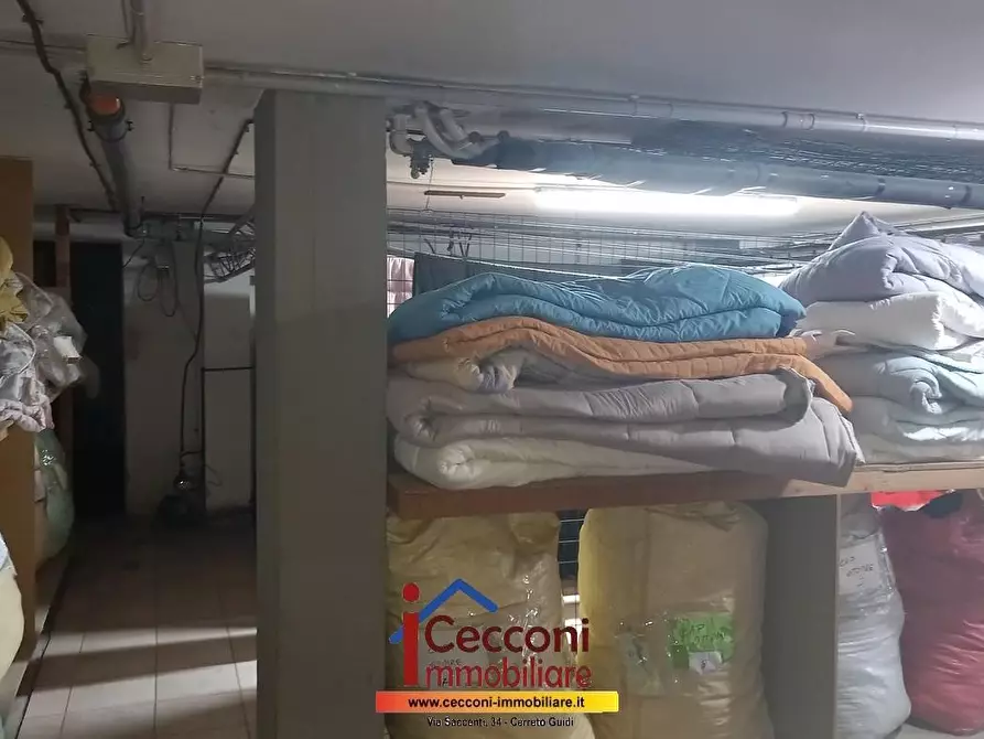 Immagine 11 di Attività commerciale in vendita  a Empoli