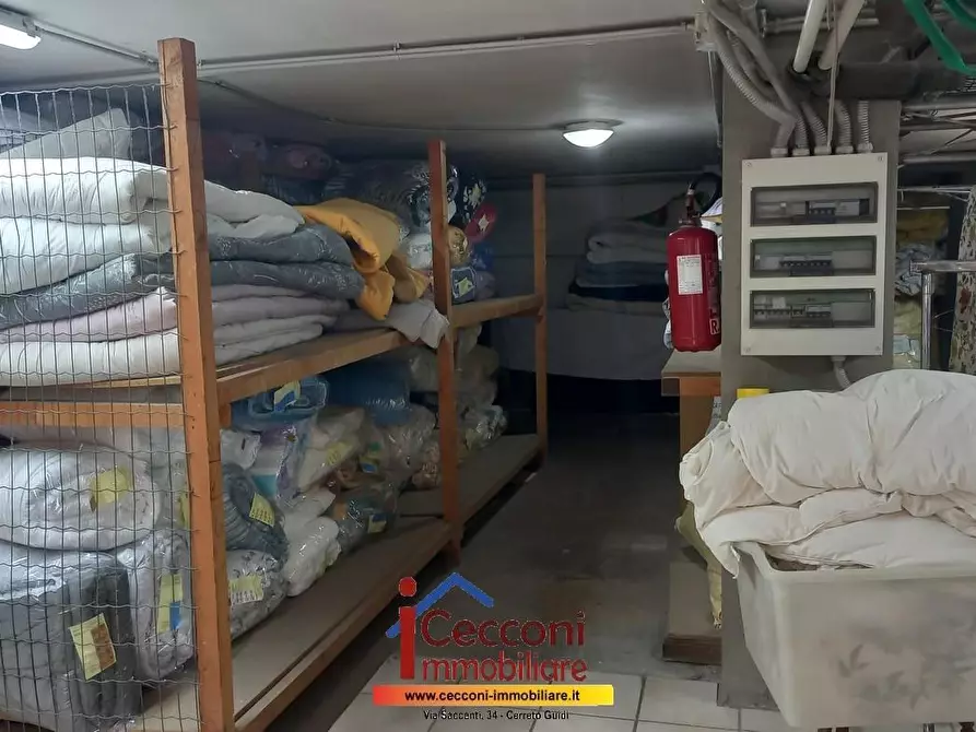 Immagine 9 di Attività commerciale in vendita  a Empoli