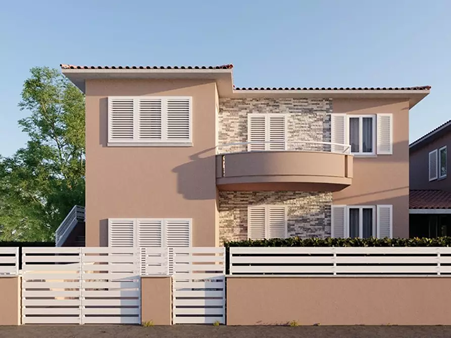 Immagine 2 di Appartamento in vendita  a Cecina