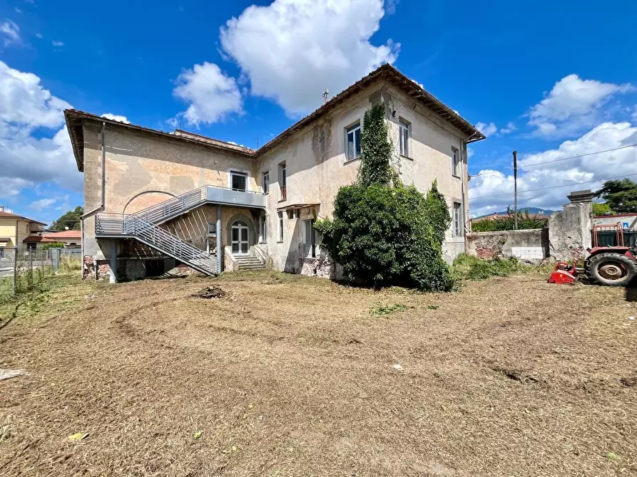Immagine 10 di Villa in vendita  a San Giuliano Terme