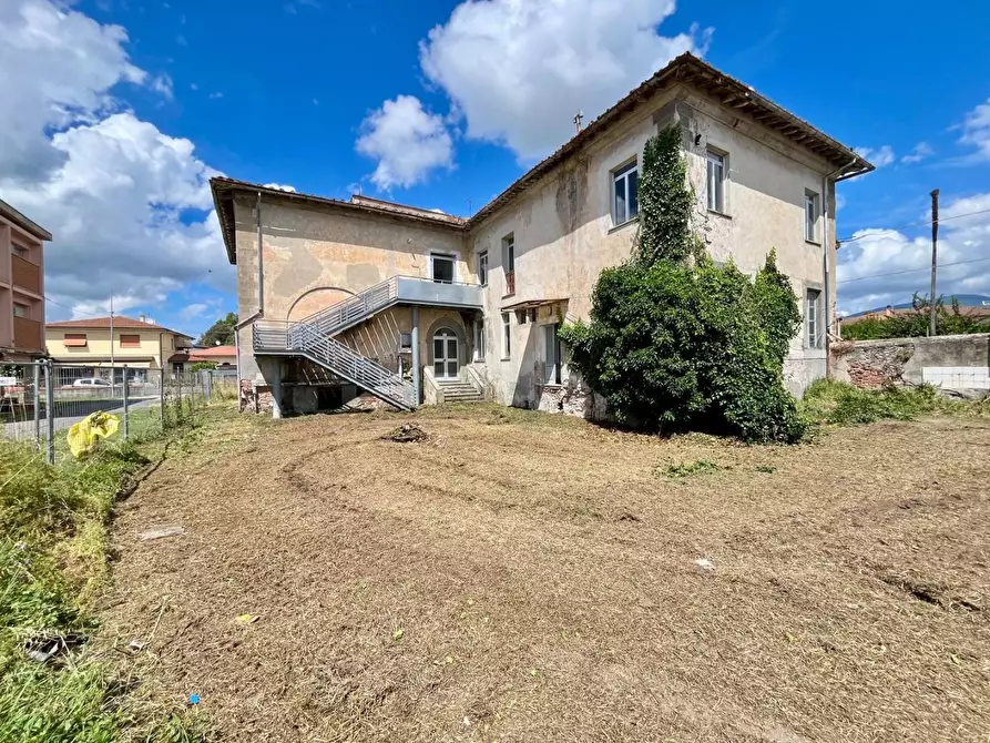 Immagine 1 di Villa in vendita  a San Giuliano Terme