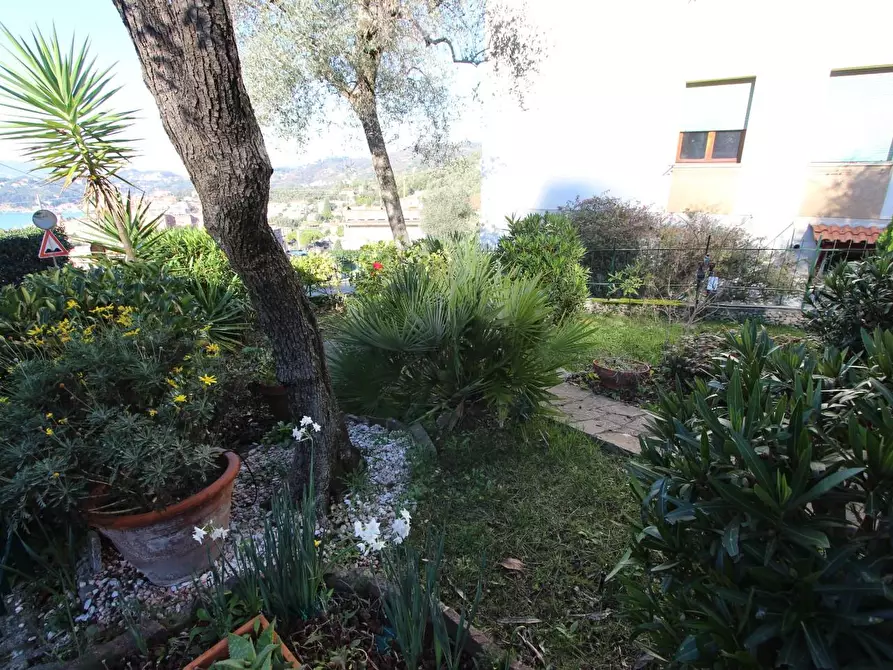 Immagine 11 di Appartamento in vendita  a Lerici