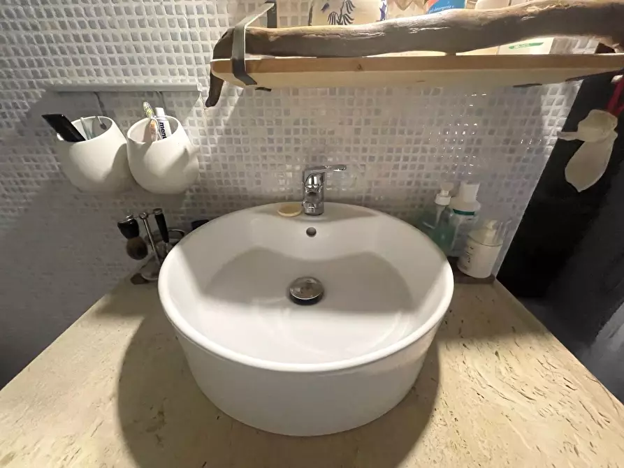 Immagine 33 di Casa indipendente in vendita  a La Spezia