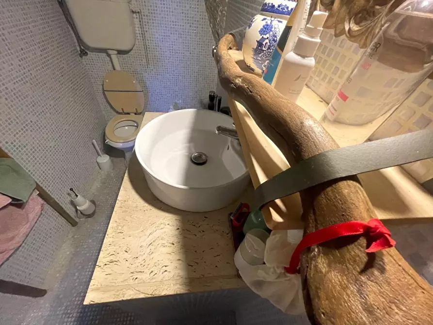 Immagine 32 di Casa indipendente in vendita  a La Spezia