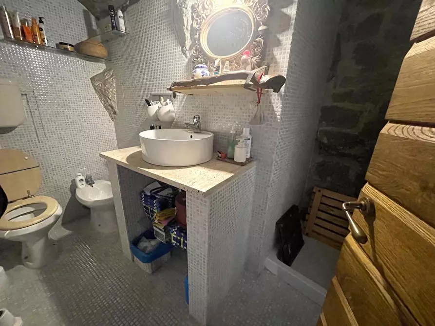 Immagine 30 di Casa indipendente in vendita  a La Spezia