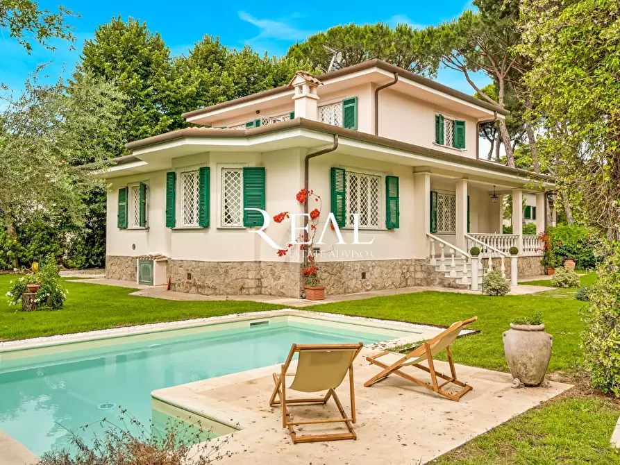 Immagine 1 di Villa in affitto  a Forte Dei Marmi