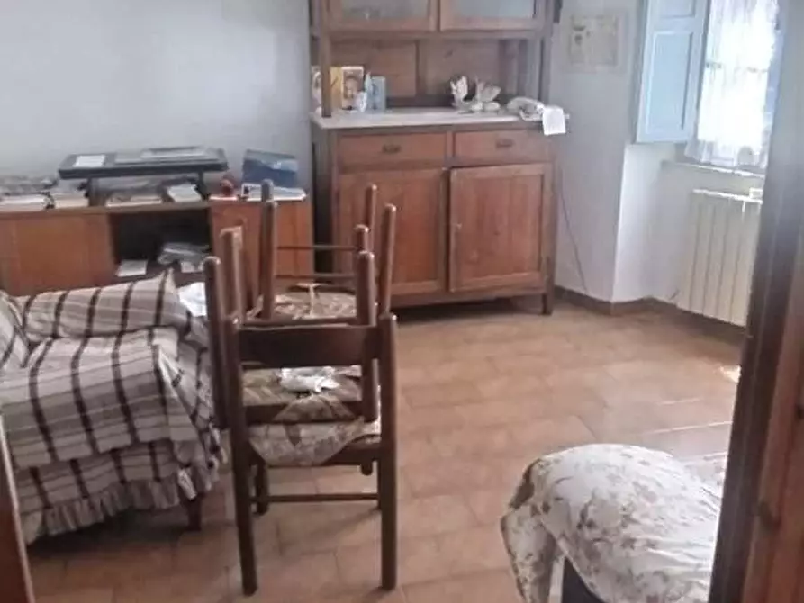 Immagine 10 di Casa indipendente in vendita  a Massa