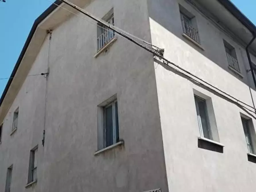 Immagine 2 di Casa indipendente in vendita  a Massa