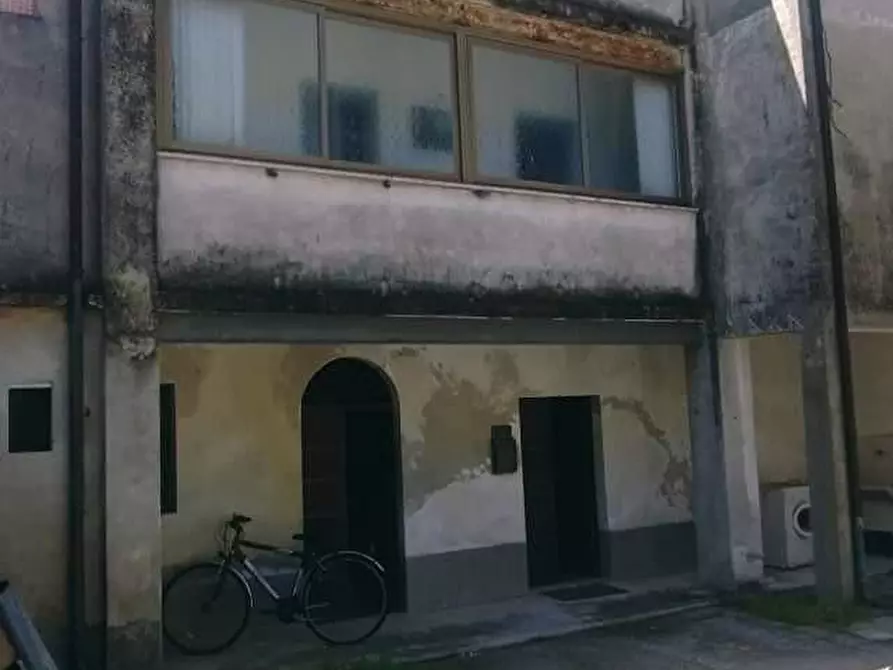 Immagine 4 di Casa indipendente in vendita  a Massa