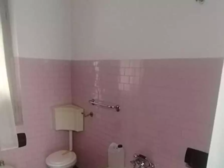 Immagine 46 di Casa indipendente in vendita  a Massa