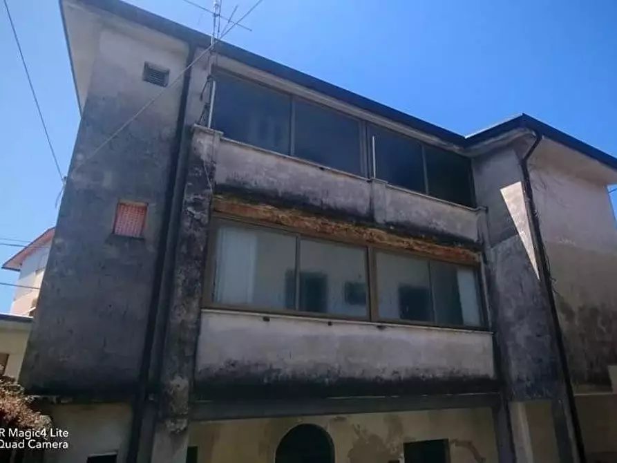 Immagine 3 di Casa indipendente in vendita  a Massa