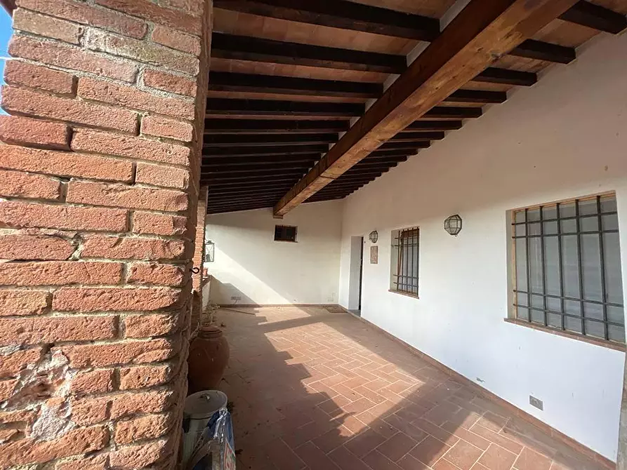 Immagine 6 di Appartamento in vendita  a Siena